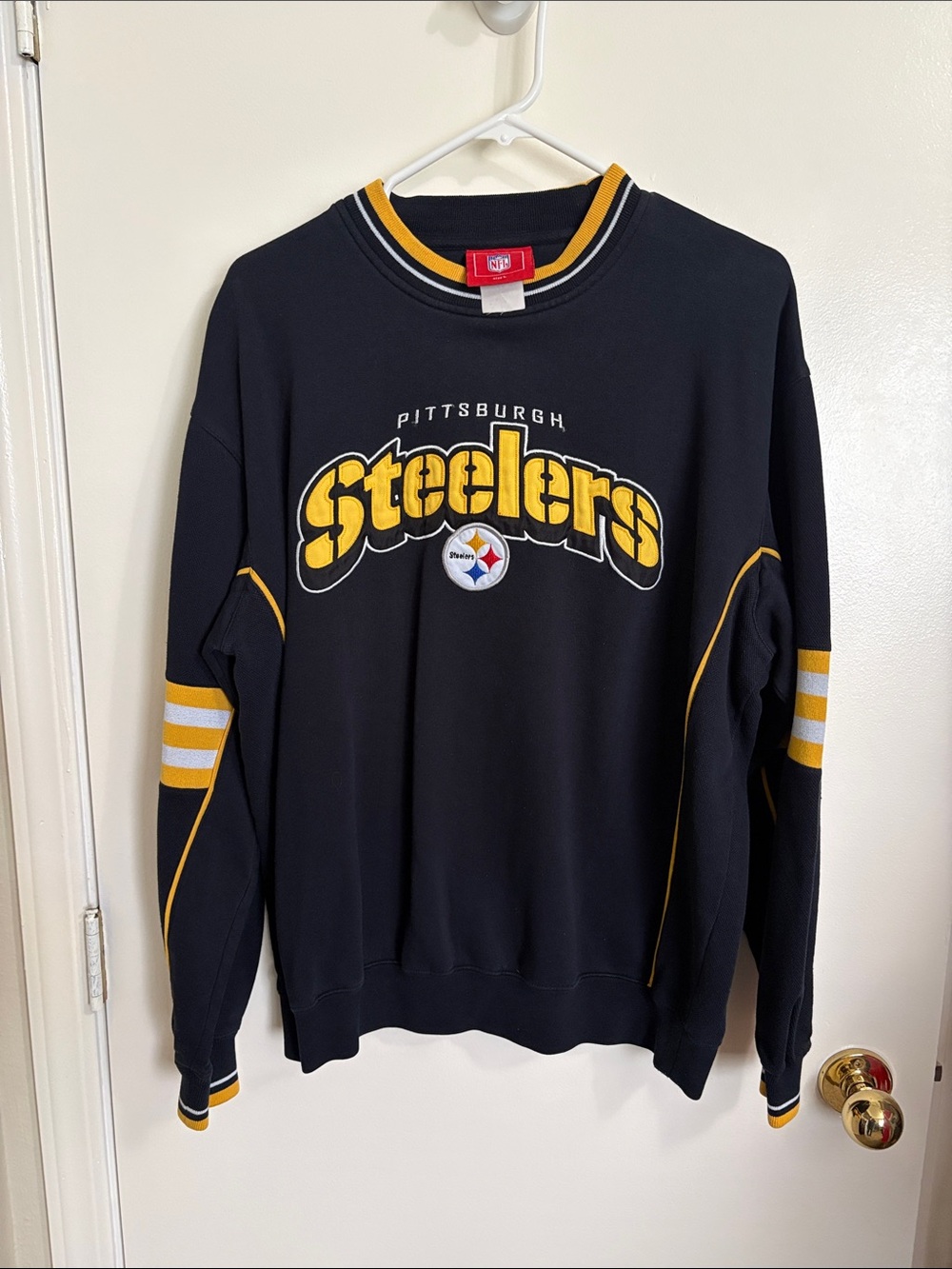 Vintage NFL Pittsburgh Steelers Black and Gold Pullover Sweatshirt